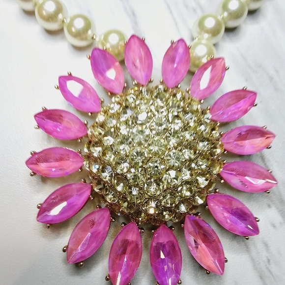 Betsey Johnson Necklace Large Pink Pave Daisy Flower With Faux Pearls & Crystals - Picture 2 of 12